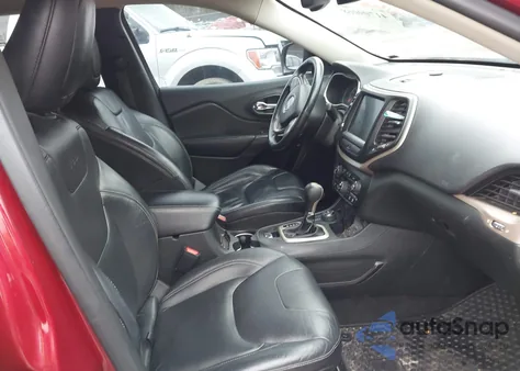 2015 Jeep Cherokee Latitude z USA, uszkodzony, nr VIN 1C4PJMCS6FW594812